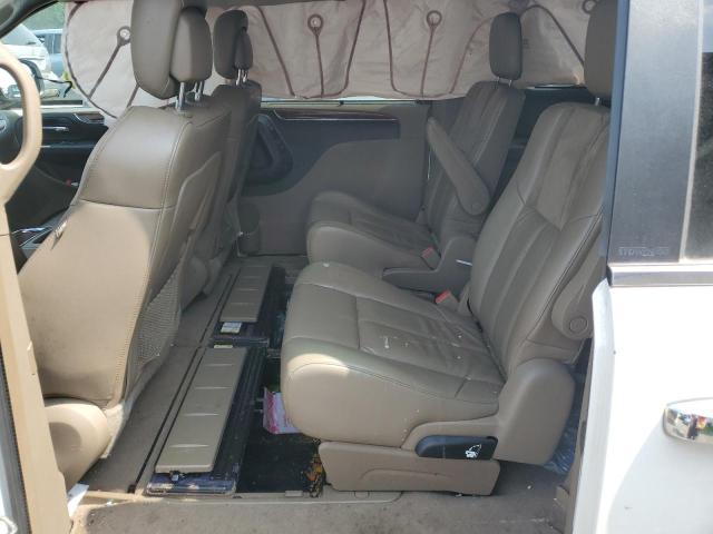 Photo 11 from auction – 2011 CHRYSLER TOWN & COU with VIN 2A4RR6DG8BR745864