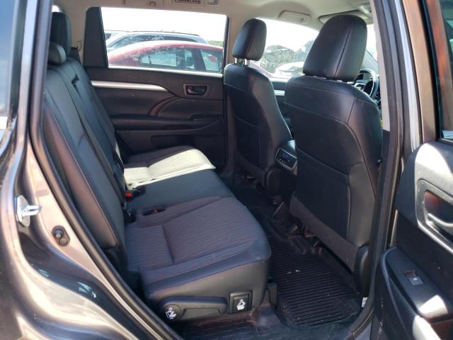 Photo 11 from auction – 2018 TOYOTA HIGHLANDER with VIN 5TDBZRFH9JS867525