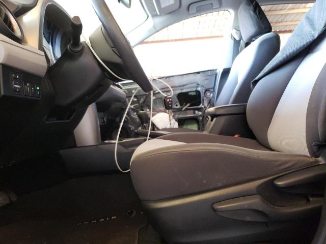 Photo 7 from auction – 2015 TOYOTA RAV4 LE with VIN JTMZFREV2FJ056927