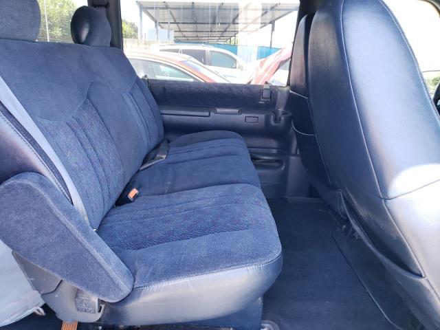 Photo 10 from auction – 2000 CHEVROLET ASTRO with VIN 1GNDM19W6YB151550