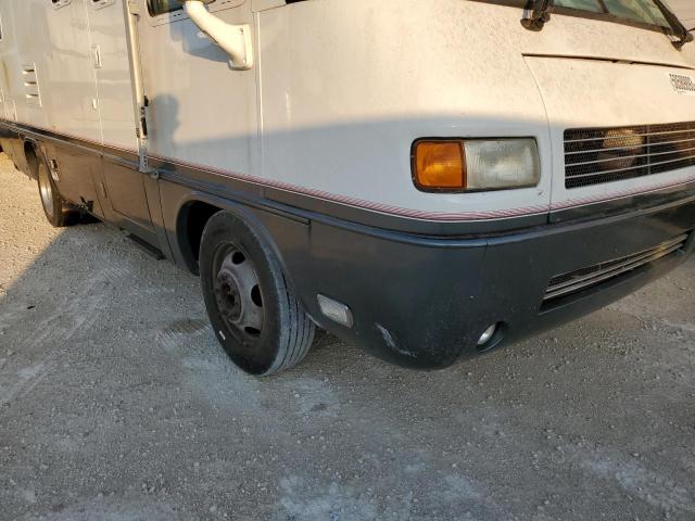 Photo 9 from auction – 2004 AIRS MOTORHOME with VIN 5B4KP57G033370684