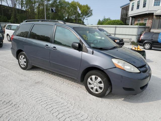 Photo 4 from auction – 2010 TOYOTA SIENNA with VIN 5TDKK4CC8AS328829