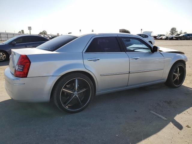 Photo 3 from auction – 2010 CHRYSLER 300 TOURIN with VIN 2C3CA5CV1AH102035