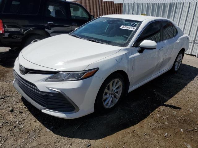 TOYOTA CAMRY LE 2022 with VIN 4T1C11AK2NU644689 - Photo from auction