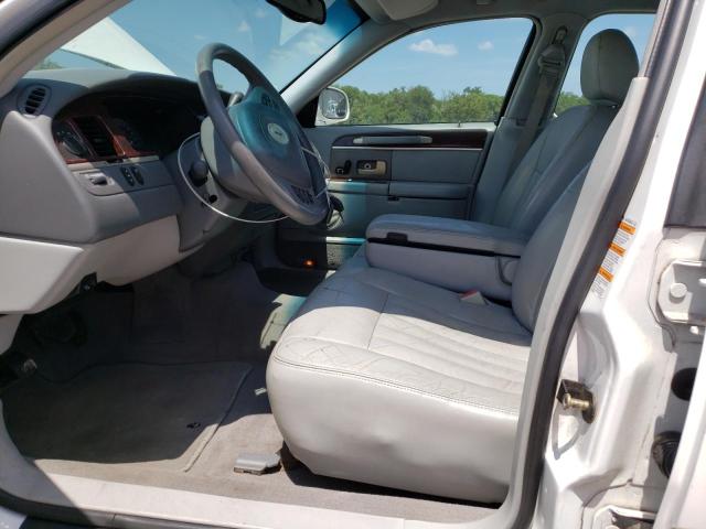 Photo 7 from auction – 2004 LINCOLN TOWN CAR E with VIN 1LNHM81W44Y669741