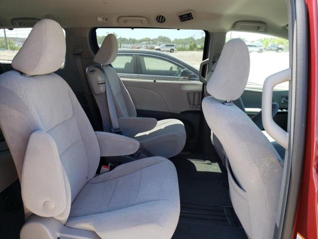 Photo 11 from auction – 2018 TOYOTA SIENNA LE with VIN 5TDKZ3DC3JS935354