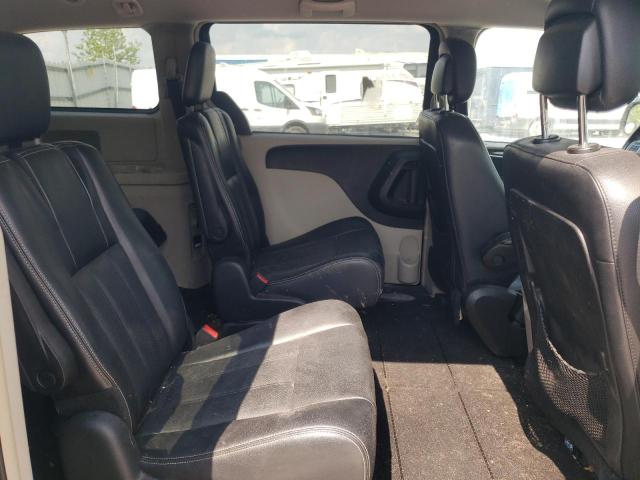 Photo 11 from auction – 2012 CHRYSLER TOWN & COU with VIN 2C4RC1BG1CR382855