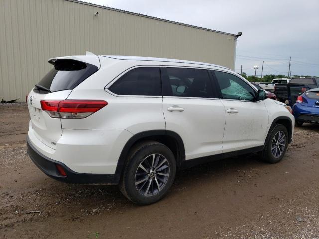 Photo 3 from auction – 2019 TOYOTA HIGHLANDER with VIN 5TDKZRFH3KS557839