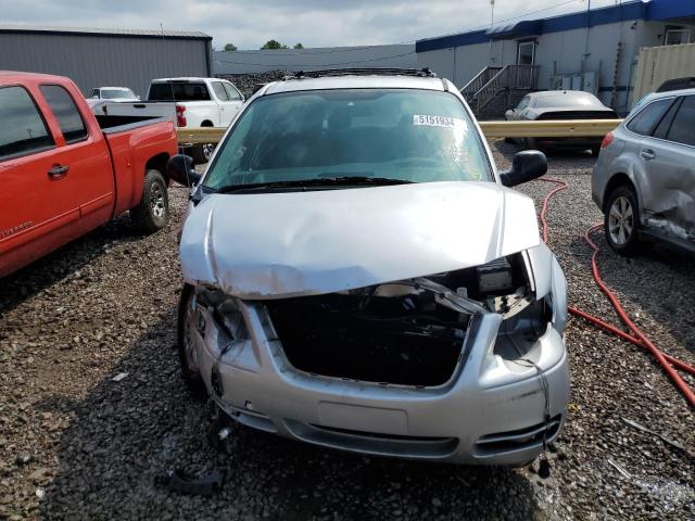 Photo 5 from auction – 2005 CHRYSLER TOWN & COU with VIN 2C8GP54L55R355494