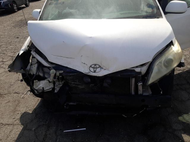 Photo 12 from auction – 2013 TOYOTA SIENNA LE with VIN 5TDKK3DC6DS360062