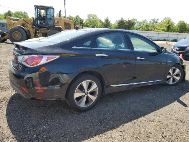 Photo 3 from auction – 2011 HYUNDAI SONATA HYB with VIN KMHEC4A4XBA010887