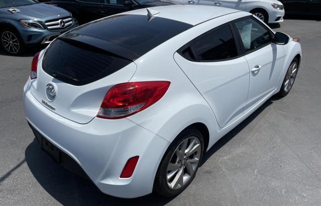 Photo 4 from auction – 2017 HYUNDAI VELOSTER with VIN KMHTC6AD3HU306196