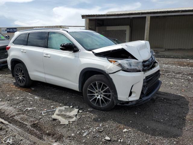 Photo 4 from auction – 2018 TOYOTA HIGHLANDER with VIN 5TDJZRFH8JS851134