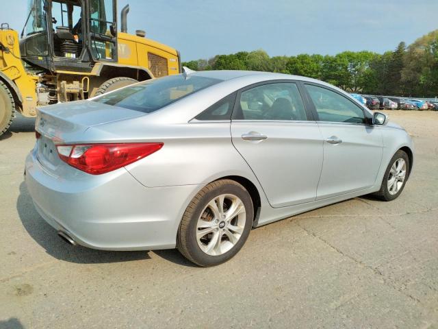 Photo 3 from auction – 2011 HYUNDAI SONATA SE with VIN 5NPEC4AB4BH294741