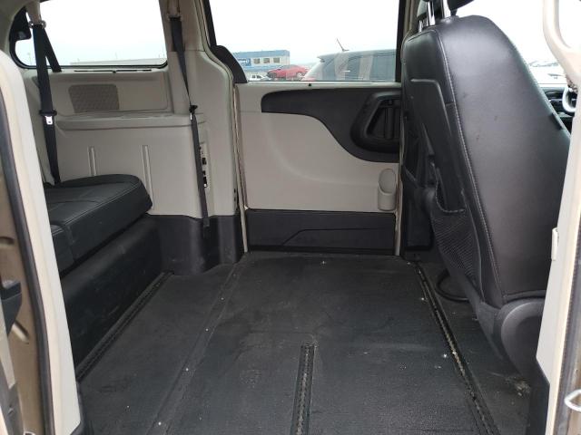 Photo 11 from auction – 2016 CHRYSLER TOWN & COU with VIN 2C4RC1BG5GR142147