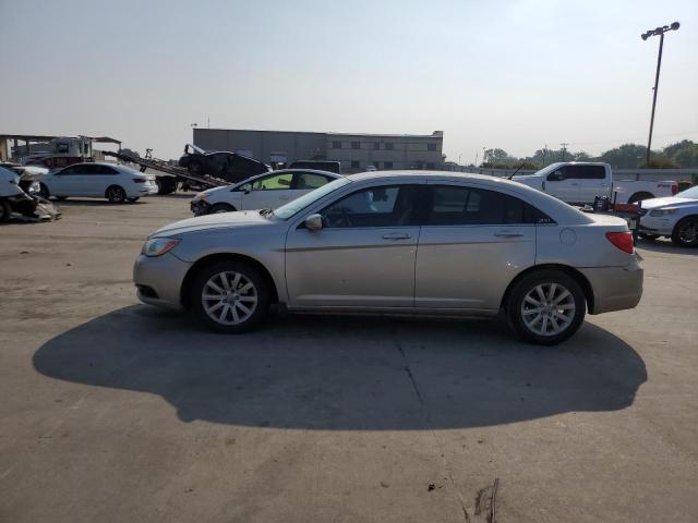 CHRYSLER 200 TOURIN 2013 مع رقم تعريف المركبة 1C3CCBBB7DN676747 - صورة من المزاد