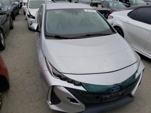 Photo 4 from auction – 2017 TOYOTA PRIUS PRIM with VIN JTDKARFP8H3002913