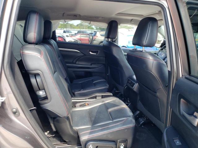 Photo 11 from auction – 2019 TOYOTA HIGHLANDER with VIN 5TDKZRFH3KS314371
