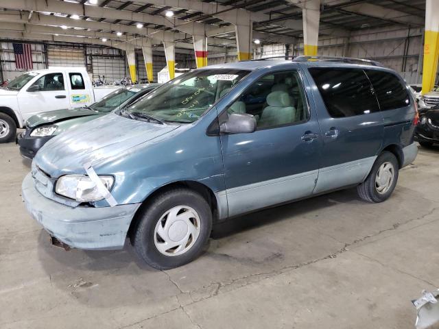 TOYOTA SIENNA LE 2000 with VIN 4T3ZF13C8YU237571 - Photo from auction