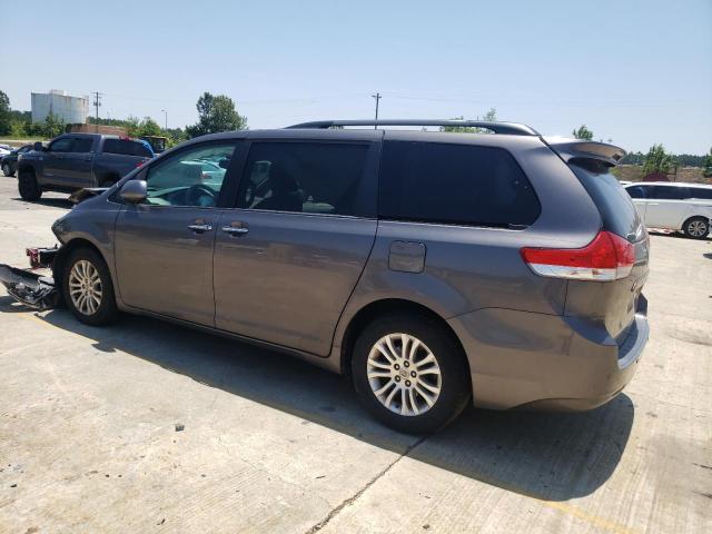 Photo 2 from auction – 2012 TOYOTA SIENNA XLE with VIN 5TDYK3DC5CS218844