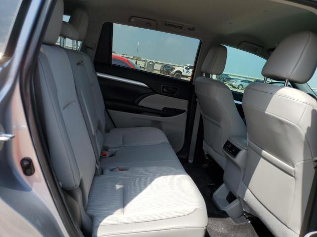 Photo 11 from auction – 2016 TOYOTA HIGHLANDER with VIN 5TDZKRFHXGS178685