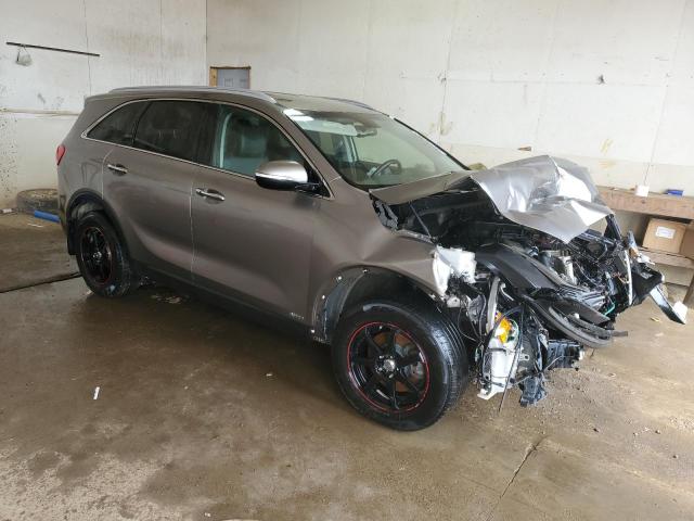 Photo 4 from auction – 2017 KIA SORENTO LX with VIN 5XYPGDA33HG265253