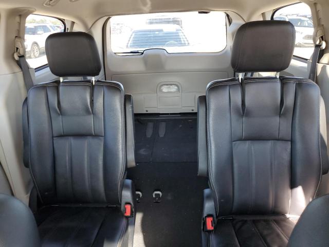 Photo 10 from auction – 2016 CHRYSLER TOWN & COU with VIN 2C4RC1BG0GR252426