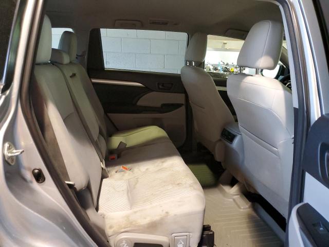 Photo 11 from auction – 2018 TOYOTA HIGHLANDER with VIN 5TDZZRFH6JS254275