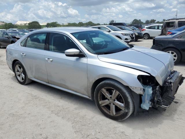 Photo 4 from auction – 2015 VOLKSWAGEN PASSAT S with VIN 1VWAS7A36FC086189