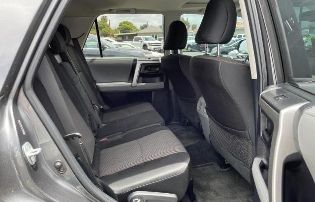 Photo 6 from auction – 2010 TOYOTA 4RUNNER SR with VIN JTEBU5JR1A5002489