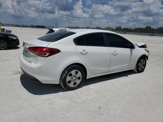 Photo 3 from auction – 2017 KIA FORTE LX with VIN 3KPFK4A77HE050548