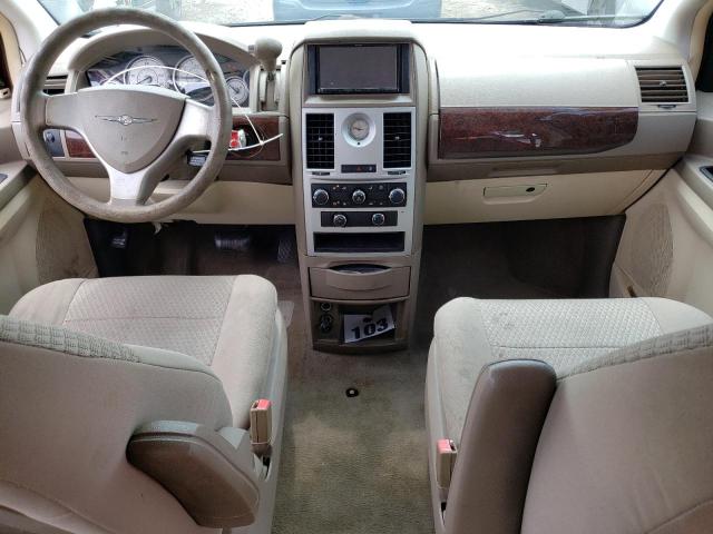 Photo 8 from auction – 2010 CHRYSLER TOWN & COU with VIN 2A4RR4DE7AR151784