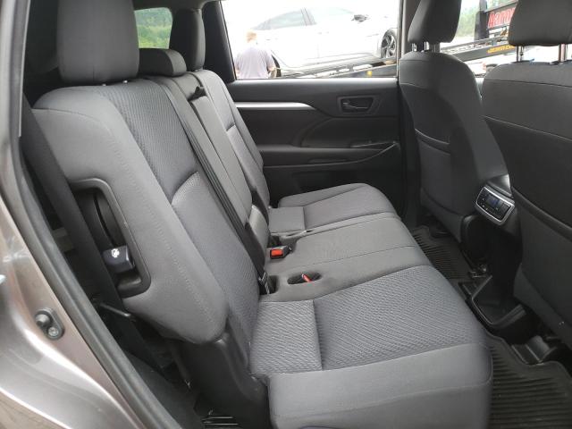 Photo 11 from auction – 2016 TOYOTA HIGHLANDER with VIN 5TDBKRFH2GS313319