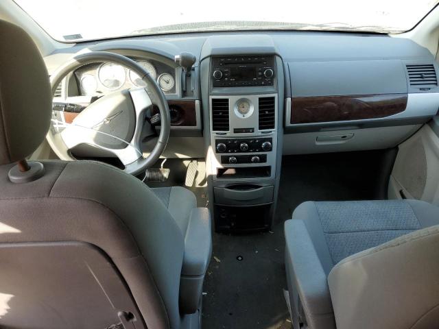 Photo 8 from auction – 2010 CHRYSLER TOWN & COU with VIN 2A4RR5D15AR212200
