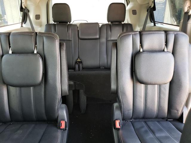 Photo 10 from auction – 2015 CHRYSLER TOWN & COU with VIN 2C4RC1BG4FR730653