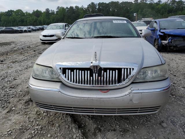 Photo 5 from auction – 2004 LINCOLN TOWN CAR E with VIN 1LNHM81W94Y611561