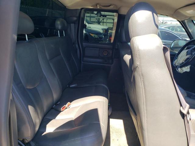 Photo 10 from auction – 2004 CHEVROLET SILVERADO with VIN 2GCEK19T041172526