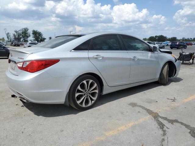 Photo 3 from auction – 2013 HYUNDAI SONATA SE with VIN 5NPEC4AB5DH699462