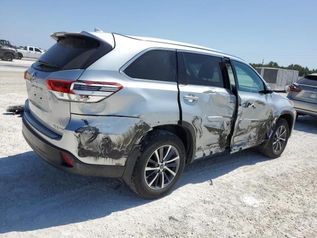 Photo 3 from auction – 2019 TOYOTA HIGHLANDER with VIN 5TDJZRFH4KS705329