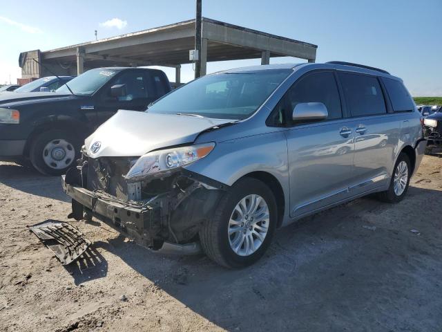 TOYOTA SIENNA XLE 2017 with VIN 5TDYZ3DC6HS887868 - Photo from auction