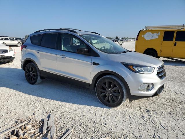 Photo 4 from auction – 2019 FORD ESCAPE SE with VIN 1FMCU0GD8KUB80569