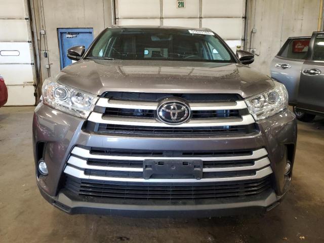 Photo 5 from auction – 2019 TOYOTA HIGHLANDER with VIN 5TDJZRFH4KS744647