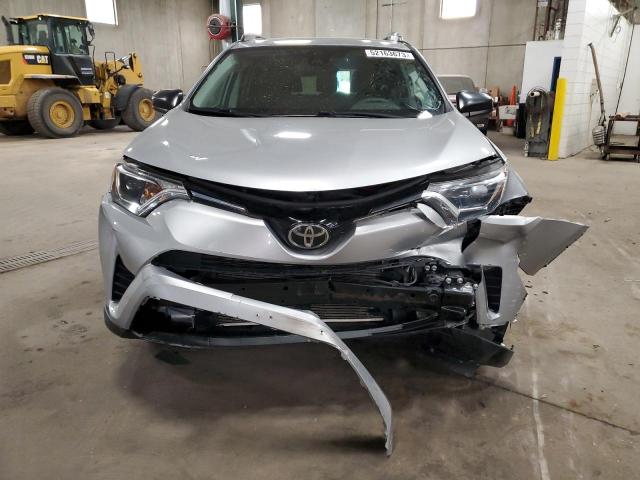 Photo 5 from auction – 2017 TOYOTA RAV4 LE with VIN 2T3BFREV7HW552814