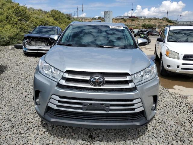 Photo 5 from auction – 2018 TOYOTA HIGHLANDER with VIN 5TDJZRFH1JS812109