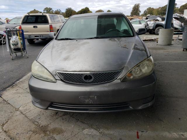 Photo 5 from auction – 2005 TOYOTA CAMRY LE with VIN 4T1BE30K25U994482
