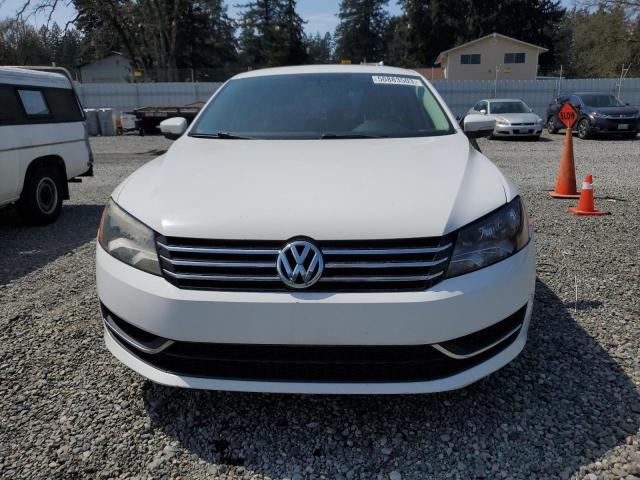 Photo 5 from auction – 2015 VOLKSWAGEN PASSAT S with VIN 1VWAT7A33FC062574