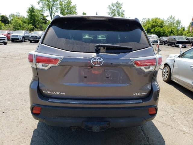 Photo 6 from auction – 2015 TOYOTA HIGHLANDER with VIN 5TDJKRFH4FS177172