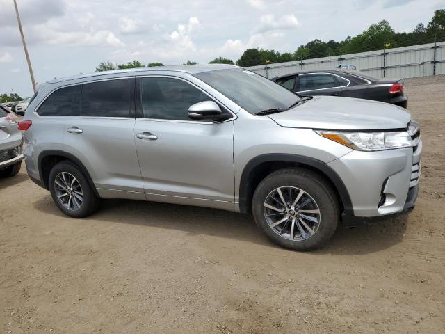 Фото 4 с аукциона – 2018 TOYOTA HIGHLANDER с VIN 5TDKZRFH4JS284960