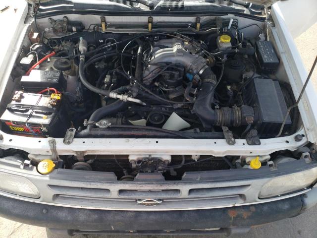 Photo 11 from auction – 1997 NISSAN PATHFINDER with VIN JN8AR05Y4VW177376
