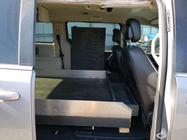 Photo 11 from auction – 2013 CHRYSLER TOWN & COU with VIN 2C4RC1BG3DR722265